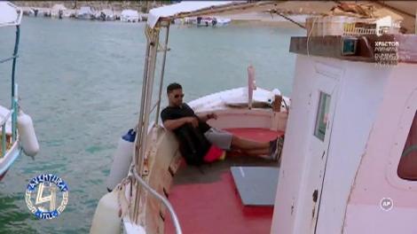 "Aventură cu 4 stele".  Augustin Viziru și Daniel Max Dragomir, puși să spele puntea unei ambarcațiuni!