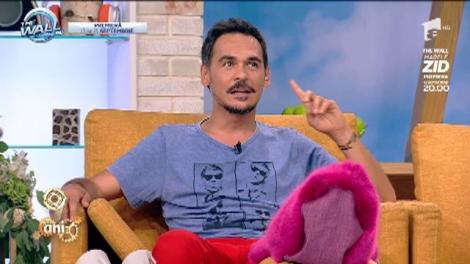 Smiley News. Râzi cu lacrimi! Codul bunei neveste din 1934: "Nu face gargară în faţa lui, nu vorbi prea mult şi învaţă să găteşti". Flavia: "Nu, mulţumesc!"