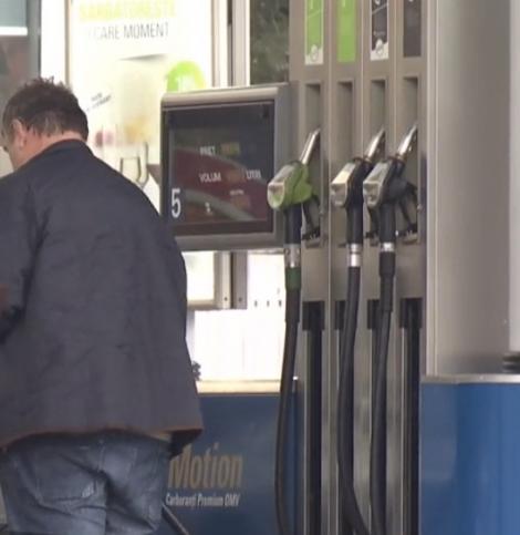 Benzina şi motorina s-au scumpit la pompă înainte chiar ca acciza să fie reintrodusă