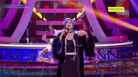 Cezar Ouatu se transformă în Julie Andrews - "Le jazz hot"