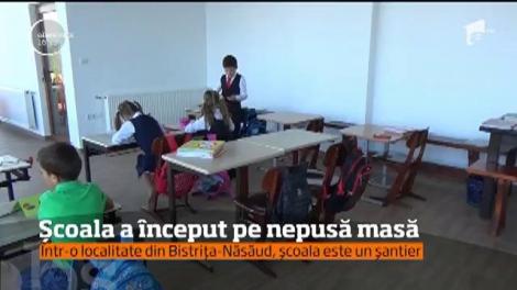 Într-o localitate din Bistrița-Năsăud, școala este un șantier. Profesorii țin cursurile la o pensiune