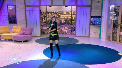 Sarah JSun feat. Dj C.N.G. - "Top of the world"