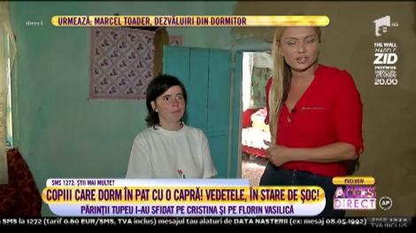 Doi părinți își cresc copiii într-un adevărat focar de infecție! Cei mici sunt obligați să doarmă cu o capră în pat