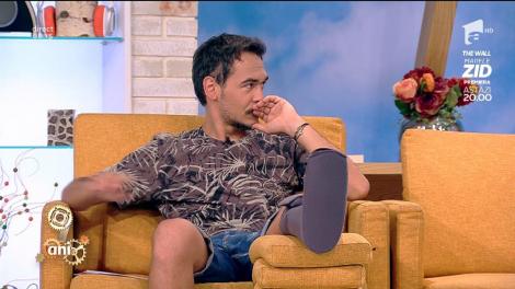 Smiley News. Este normal la vârsta ei, dar nu aşa. Cel mai mare eşec al dansului la bară. Nu, nu vrei să ratezi aşa ceva!