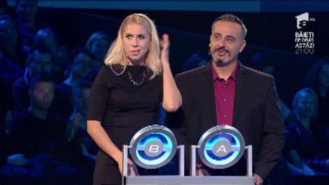 Jandarmeria e cu noi! Zidul a fost luat cu asalt! Cu tot cu cai! Cu tot cu căței!