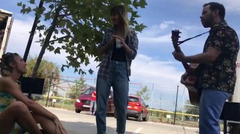 Ce face Bendeac în pauzele dintre filmările de la „Băieți de oraș”.  „Bravo vouă. Aș fi vrut și eu să lucrez undeva așa cu oameni din ăștia”