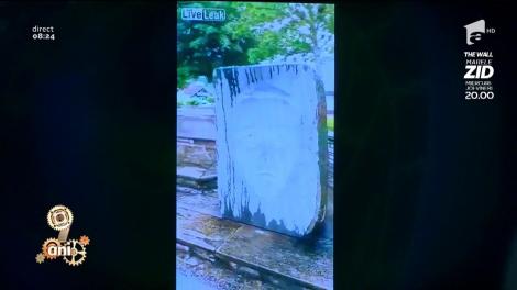 Smiley News: Sculptura care întoarce privirea după tine