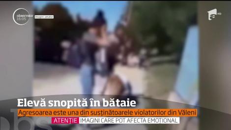 Imagini ȘOCANTE și interzise cardiacilor. Elevă din Vaslui, bătută până a leşinat de durere, de o altă tânără!