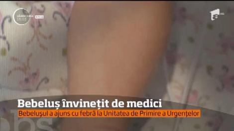 Bebeluş de numai trei săptămâni, învinețit de medici