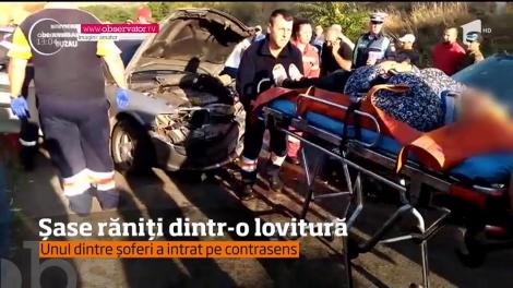 Şase oameni au ajuns cu ambulanţele la spital, în urma unui accident rutier