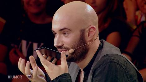 A venit și a fugit înainte să intre pe scena iUmor. El este ”Vai de p*** mea!”, cel mai nou personaj din serialul lui Bendeac