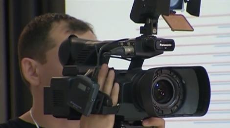 Intact Media Academy continuă înscrierile pentru seria din această toamnă a cursurilor de prezentator şi reporter TV