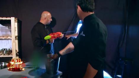 Chefii au dat în mintea copiilor şi se bat cu pistoale cu apă