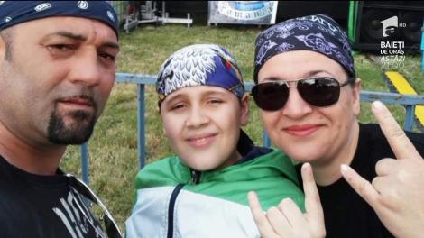 Dragostea părinților poate învinge orice! Chiar și Marele Zid? Mihaela, fostă concurentă la "Chefi la cuțite", luptă alături de soțul ei pentru viața băiatului lor bolnav