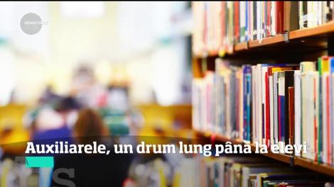 Auxiliarele, un drum lung până la elevi! Ministrul Educației urmează să aprobe noua metodologie