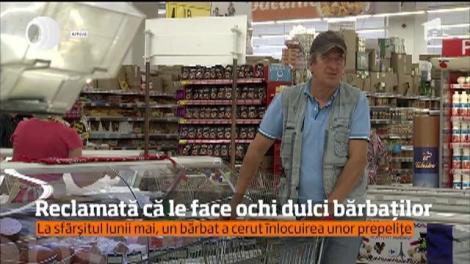 Vânzătoarea unui magazin din Bacău are o plângere depusă pe numele ei. Una mai puţin obişnuită. Femeia este acuzată că le face ochi dulci clienţilor