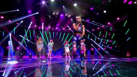 Zara Larsson - Ain't My Fault . Vezi aici cum cântă trupa Random  , la X Factor!