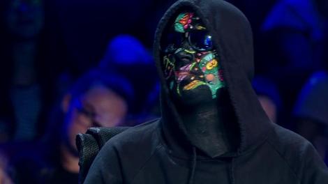 Râzi cu lacrimi! "Ce are ea", în varianta lăutărească. Ia și învață Delia, te prinde: "Poate n-am oferit ce iiiiare eaaa!"