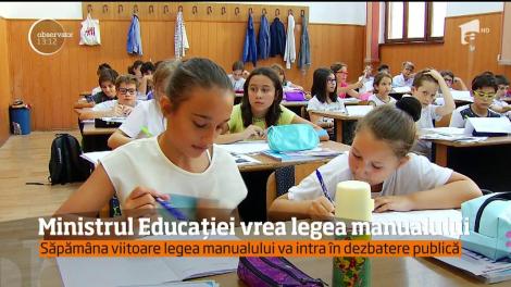 Ministrul Educaţiei vrea să facă ordine în manualele şcolare