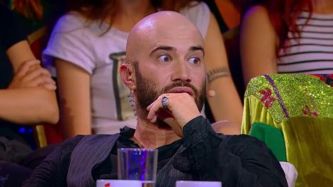 "Tâmpitule, trezește-te!". Gabriel Codreanu, o adevărată pedeapsă pentru juraţii de la iUmor: "Da, eu am scris chestiile astea. Mai am patru caiete studențești scrise de mine"