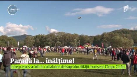 Spectacol de culoare la festivalul Baloanelor cu aer cald din Mureş