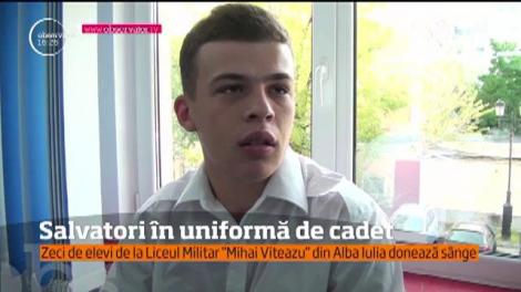 Elevii unui liceu din Alba Iulia donează sânge pentru cei aflaţi în suferinţă