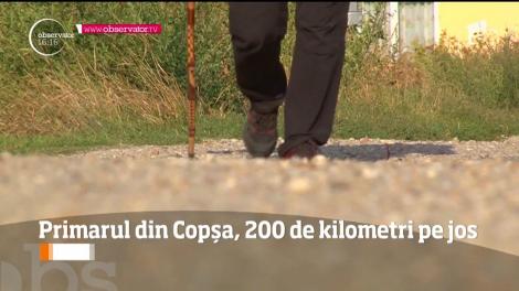 Primarul care vrea să schimbe sistemul a parcurs deja 200 de kilometri! A plecat pe jos spre Capitală pentru a aduce apa şi canalizarea în oraşul său