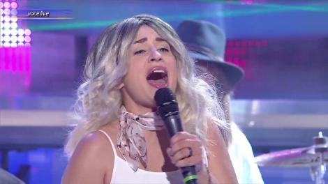 Miley Cyrus ,  "Jolene" ca   "Jolene", dar ce te faci cu românii noştri puşi pe şotii! Admir-o pe Anisia şi râzi cu gura până la urechi! Merită văzut, pe cuvânt!