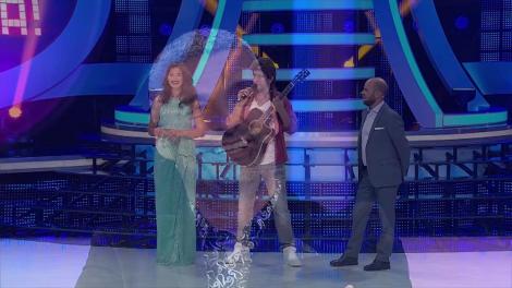 Ai microfonul, Maestre! Juratul Aurelian Temişan  s-a ridicat de la masă şi ne-a adus "Achy Breaky Heart" în inimi!