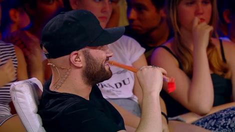 Giani Coza aka "Idolul femeilor" a revenit la "iUmor" ! Pen Pineapple Apple Pen, nu, nu e doar un joc de cuvinte! Juraţii nici măcar nu au zâmbit, darămite să râdă!