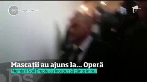 Prima operă a stagiunii a fost întreruptă de protestatari