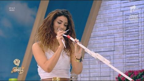 Câtă fericire! Claudia Pavel trage cu arma copilăriei, țeava cu cornete