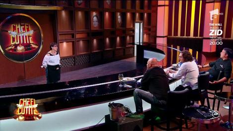 Chef Cătălin Scărlătescu, luat la rost de o respectabilă doamnă: "Vezi cum e când cineva te face să-ţi tremure ficatul în tine!"