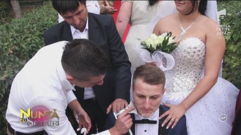 Emoții mari. Mirele este bărbierit cu toporul, spre deliciul socrului mic!