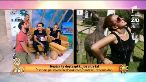 "Răzvan a sunat odată la o fermă și au rămas găinile gravide". O domnișoară i-a închis telefonul în nas și s-a lăsat cu invitații în oraș pentru Dani: ”Emisiune de cuplăraie. Genul programului: panaramă”