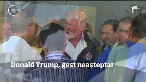 Preşedintele american a făcut spectacol într-un centru de sinistraţi din Puerto Rico