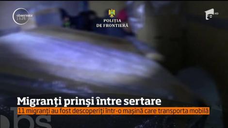 Migranţi descoperiţi de poliţiştii de frontieră de la Giurgiu. Erau înghesuiţi într-o dubă care transporta mobilă