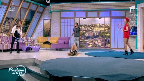 Ramona, ipostaze neobișnuite! S-a așezat pe post de fileu uman, într-un meci de tenis: "Nu vreau accidentări aici, în platou"