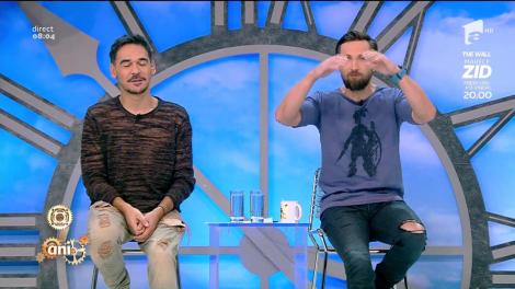 Vi-l imaginați pe Dani mititel, cu moț, bucle și o panglică roz? Adorabil! Prima zi de grădiniță a matinalului: "Așa se purta! Păi, tu te-ai uitat cum arată Thor? Doar că aveam ciocanul mai mic, pe atunci"