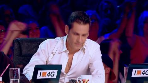 Admiratoarea "domnului mascat" a venit să îl cuprindă! Maria Ciorici a compus poezii pentru Carla's Dreams şi a adus voia bună la X Factor: "M-am simţit ca la Hanul Ancuţei"