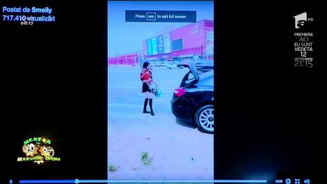 Smiley News. Cum închide o dansatoare portbagajul mașinii