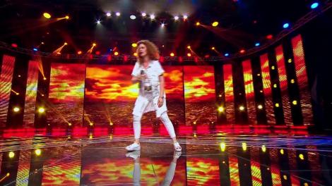 "I Believe I Can Fly" - R. Kelly. Vezi interpretarea Alexandrei Crăescu, la X Factor!