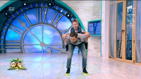 Dani, tătic de groază! A dat în mintea copiilor, dar mai rău i-a speriat. Băiatul lui Dinu Maxer a luat-o la fugă prin platou: "Te rog, nu!