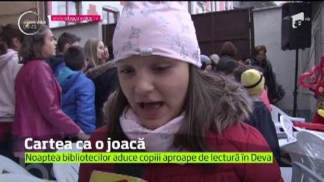 Momente de vis pentru mii de copii la a şaptea ediţie a Nopţii Bibliotecilor din Deva