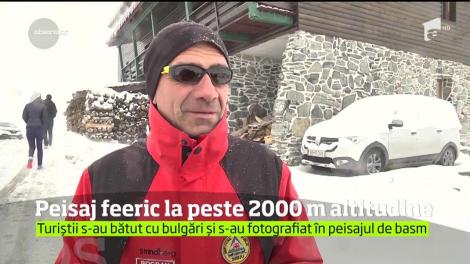 Turiștii aflați la Bâlea Lac au intrat într-o lume de basm, cu multă, multă zăpadă