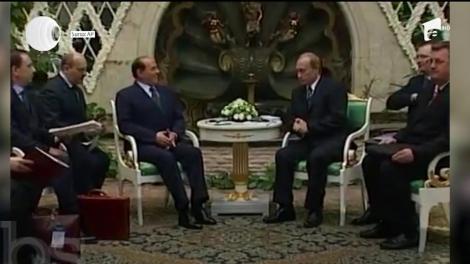 Vladimir Putin și Silvio Berlusconi, împreună în același pat!