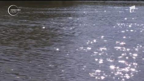 ULTIMA ORĂ. Trei persoane au fost scoase din Dunăre! Doi copii au fost salvați de un polițist