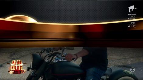 Dumitrescu și Scărlătescu, îl sorb din priviri... Chef Sorin Bontea este un dur, pe motocicletă!