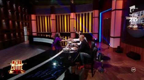 Surpriză de proporții la „Chefi la cuțite”! Daciana a fost cerută în căsătorie de iubitul său, chiar în fața juraților!