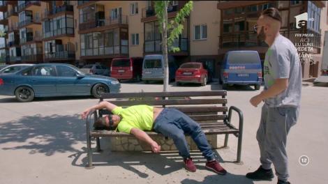 ”Tot bei, tot bei...! Porcule!” Plin de sânge, Malone a rămas inconștient